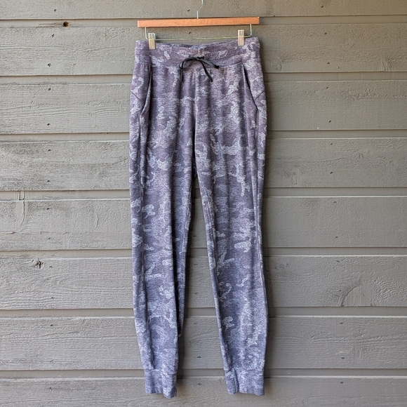 Lululemon Ready To Rulu Pant *Updated Grayscale Camo - Picture 1 of 6